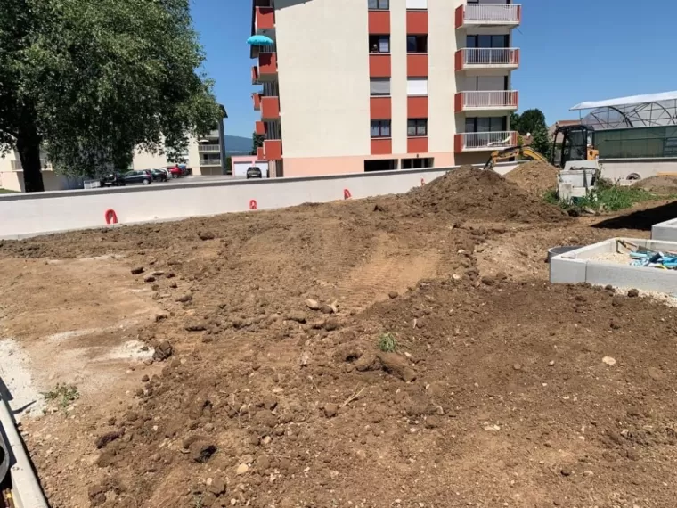 Terrassement d'une cour Seiller TP Thonon-les-bains