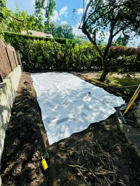 Création d'une terrasse : terrassement et pose de 25m2 de dalles., Thonon-les-Bains, Seiller TP