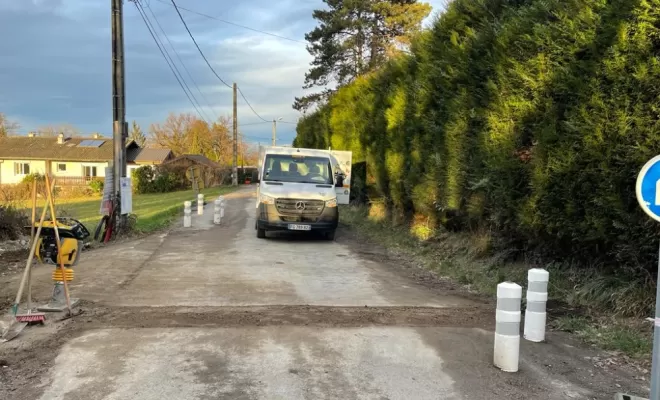 Travaux sur route principale : alimentation nouveau bâtiment avec intervention des services des eaux, Thonon-les-Bains, Seiller TP