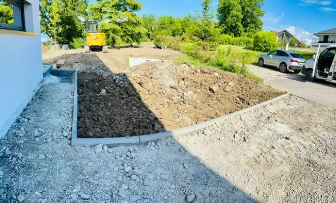 Travaux de terrassement d'une cour d'un particulier à Yvoire par l'entreprise SEILLER TP, Thonon-les-Bains, Seiller TP