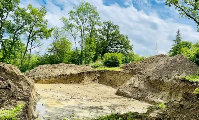 Terrassement et évacuation de la terre végétale pour une future villa à Yvoire, Thonon-les-Bains, Seiller TP