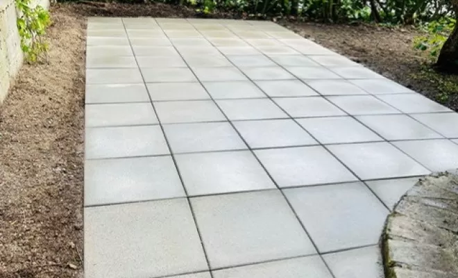 Création d'une terrasse : terrassement et pose de 25m2 de dalles., Thonon-les-Bains, Seiller TP